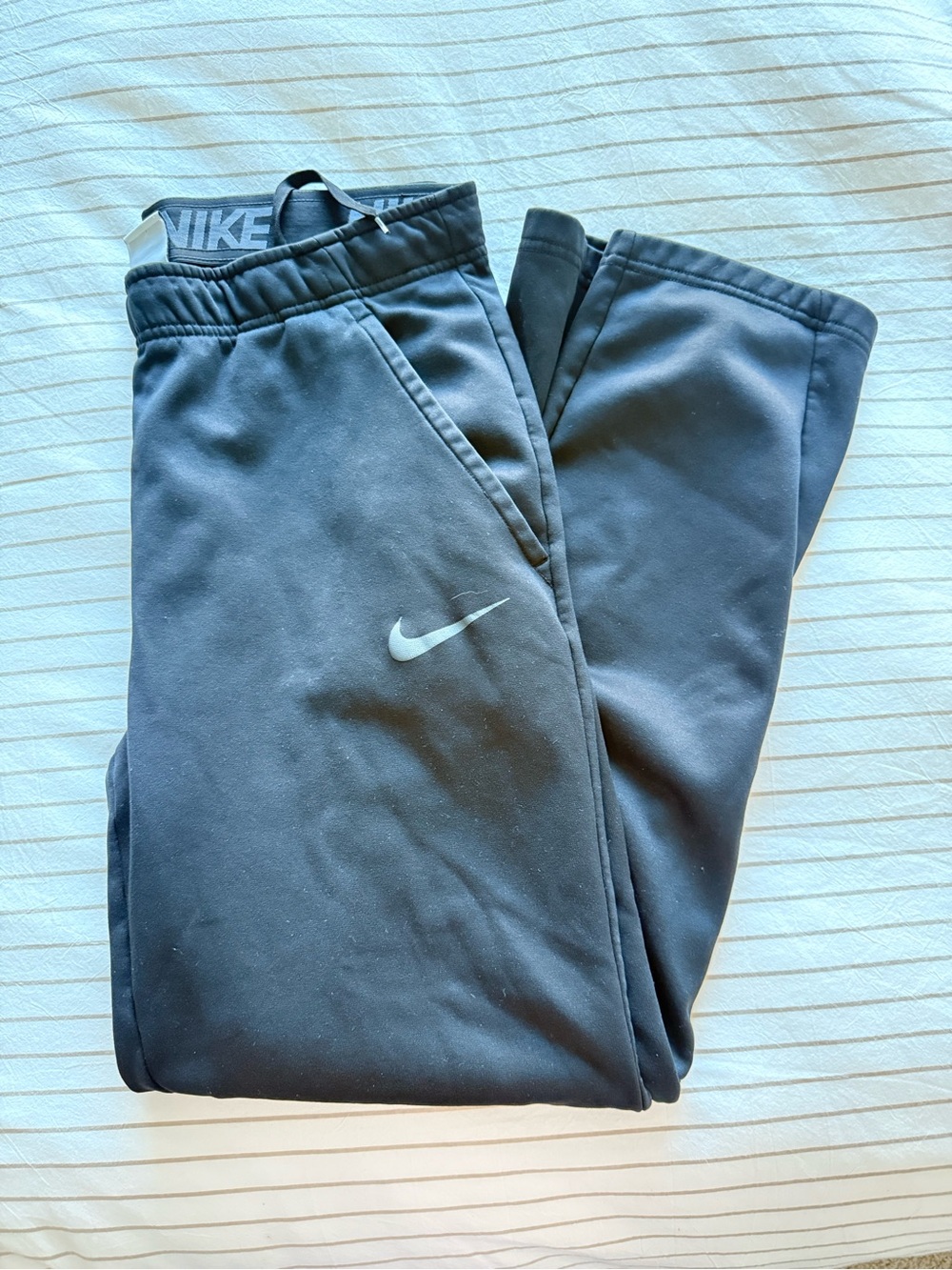 Nike Dark Gray Men's Fleece Jogger Pants with Swoosh